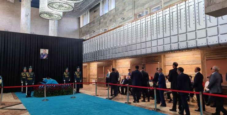 В Алматы началась церемония прощания с Талгатом Мусабаевым Похороны пройдут на кладбище Кенсай