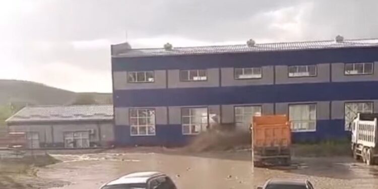 Жетісуда шағын ГЭС-ті су басты: тұрғындар станция құрылысына қатысты ескі дауды еске алды