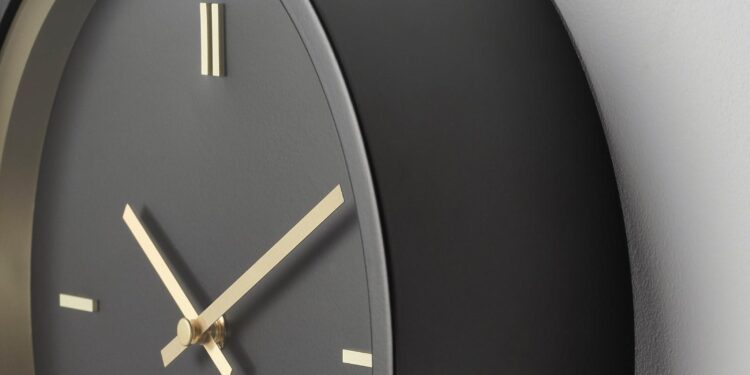 Новый график работы в Астане: госструктуры начнут день с 7:30