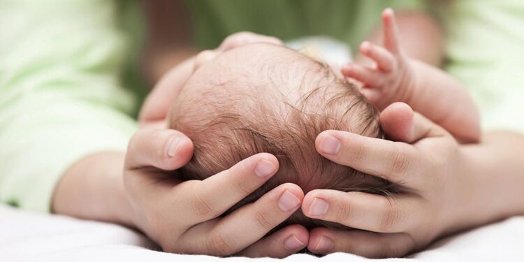 Қазақстанда жаңа туған сәбилерді сату фактілері анықталды: құны 1,5 млн теңгеге дейін жеткен