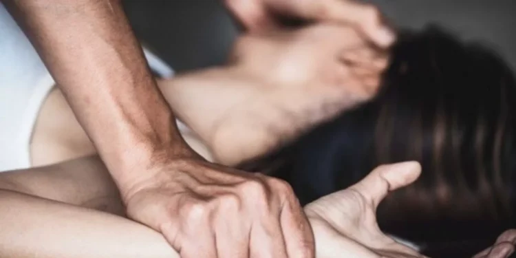 В Уральске разыскивают мужчину, совершившего насилие над подростком