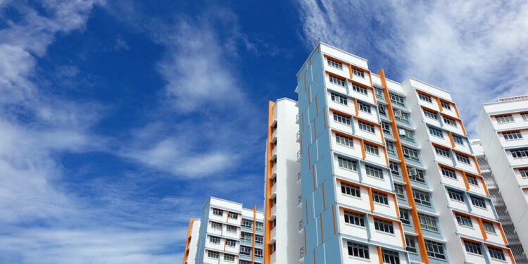 В Конаеве погорельцев временно переселили в общежитие