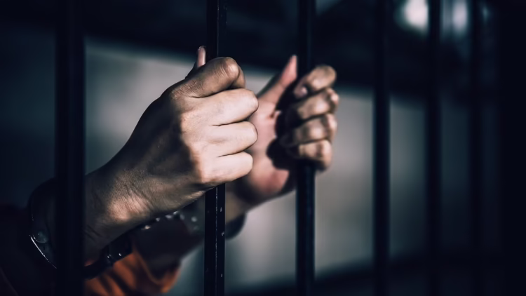 Семейде балаларға қылмыс жасаған студент өмір бойына сотталды