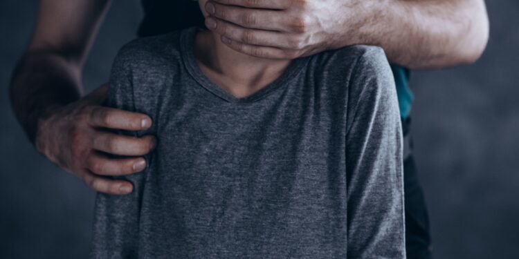 Жамбыл облысында әкесіне туған қызына зорлық жасағаны үшін өмір бойына сотталды