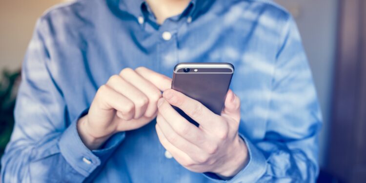 На юге Казахстана задержан 19-летний парень, подозреваемый в шантаже школьницы