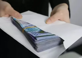 Еңбек министрлігі жалақыны «конвертпен» төлеуге қарсы жаңа шаралар ұсынды
