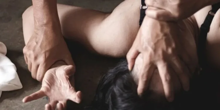 Таразда әйел 22 жастағы ұлын зорлады деп айыптады