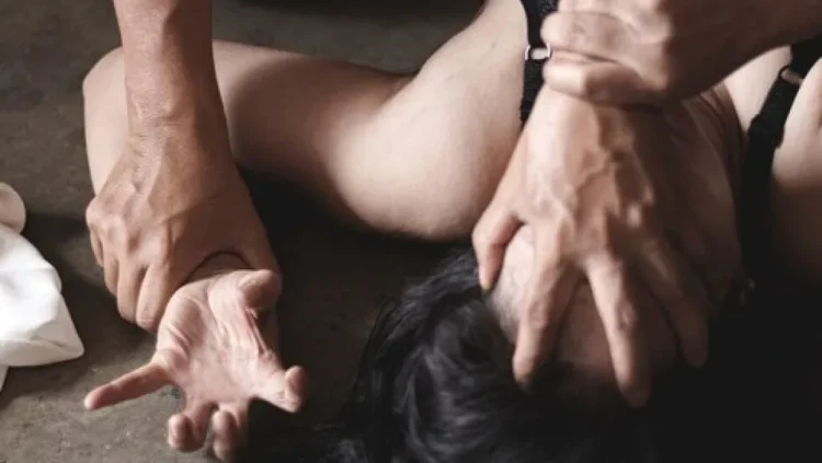 Таразда әйел 22 жастағы ұлын зорлады деп айыптады