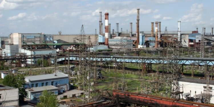 Трое сотрудников получили ожоги на Аксуском заводе ферросплавов