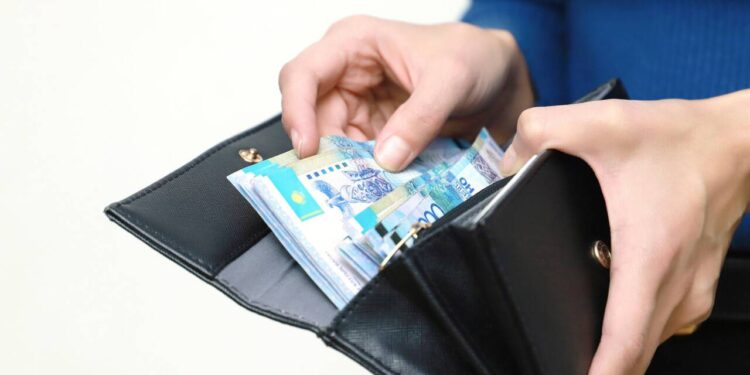 В Талдыкоргане расследуют присвоение алиментов частным судебным исполнителем