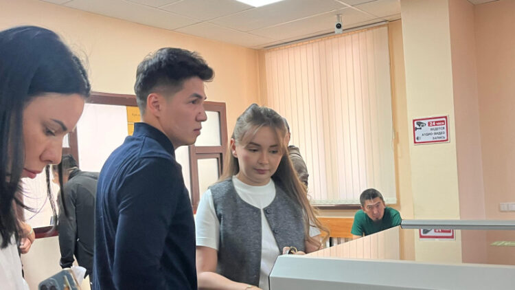 Блогер Ерболат Жанабыловқа автокөлік ұтысына байланысты сот ісі жүріп жатыр