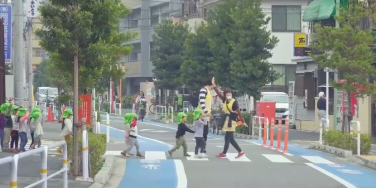 Жетісуда балаларды жолда қорғаудың жапондық әдісі енгізілуде