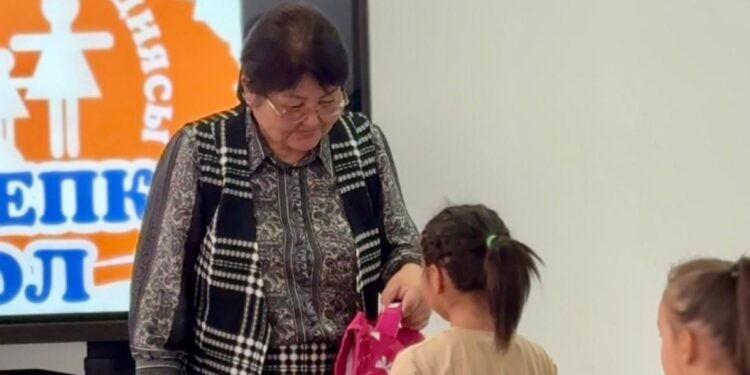 Мектепке жол: Қонаевта 1778 балаға көмек көрсетілді