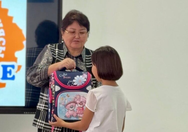 «Дорога в школу»: в Конаеве помощь получили 1778 детей