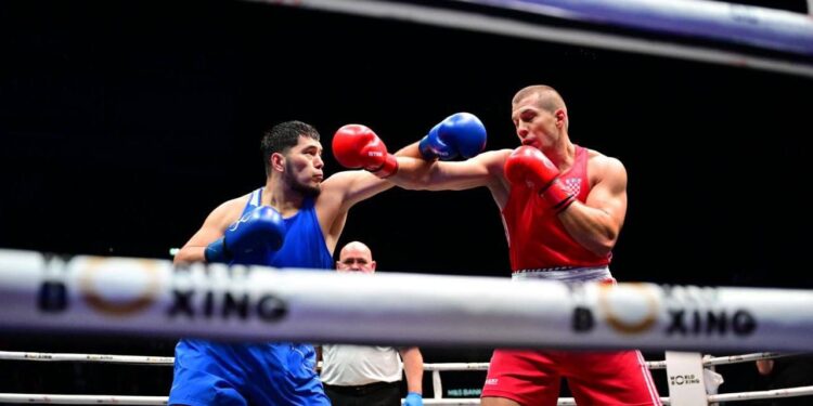 Казахстанские боксеры одержали историческую победу на чемпионате мира в Ливерпуле