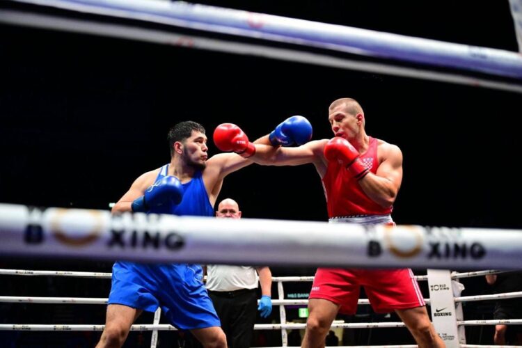 Казахстанские боксеры одержали историческую победу на чемпионате мира в Ливерпуле