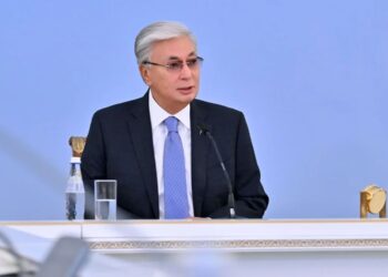 Токаев поручил аграриям завершить уборку полей без задержек