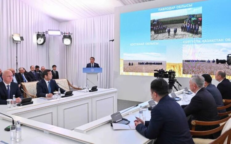 Токаев: необходимо ускорить цифровизацию в сельском хозяйстве