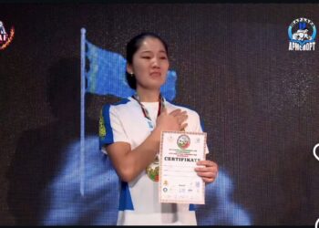 16-летняя казахстанка сенсационно победила 13-кратную чемпионку мира по армрестлингу