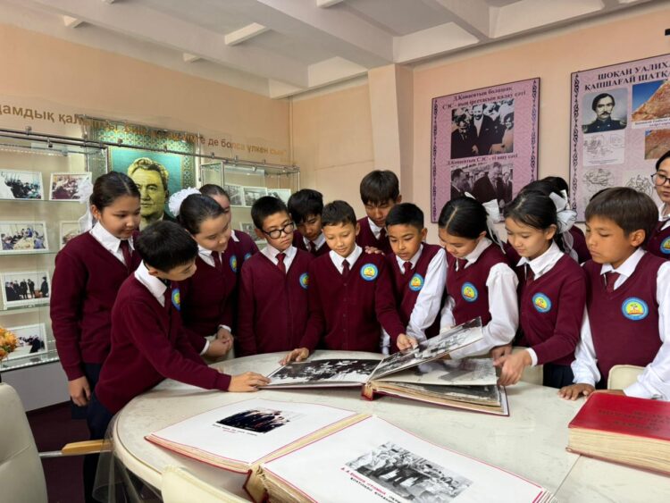 «Қонаев – менің сүйікті қалам»: мектептерде ашық сабақтар өтуде