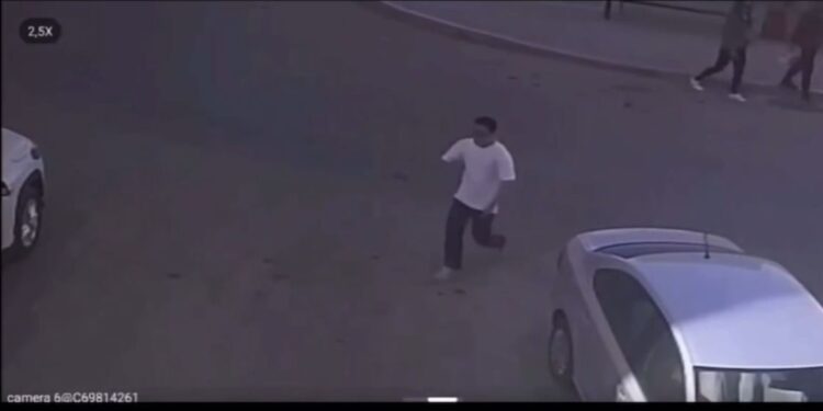 В Атырау мужчина напал на 9-летнего мальчика во дворе жилого комплекса