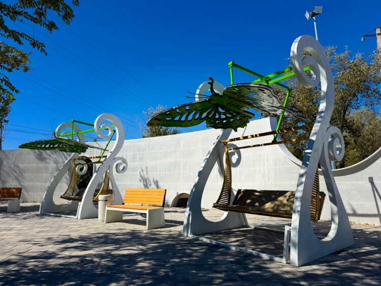 В Конаеве благоустроили новый сквер для семейного отдыха