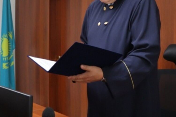 В Петропавловске судят двух бывших председателей судов по делу о коррупции