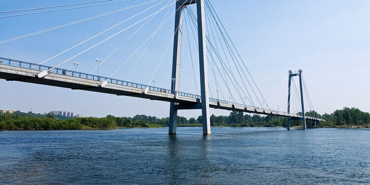 Трагедия в Астане: 18-летняя студентка выбросилась с моста — возбуждено уголовное дело