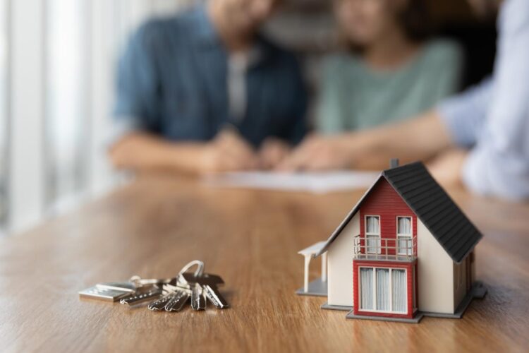 Банки приостановили ипотеку в Казахстане: что происходит и чего ждать заемщикам