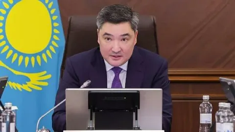 Олжас Бектенов үш облыстың әкіміне ескерту жасады