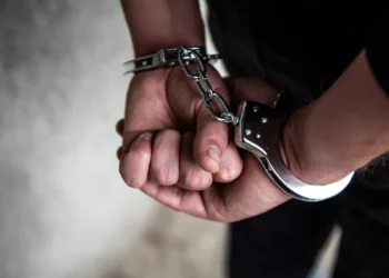 Түркістан: екі полиция қызметкері есірткі сатқан күдікпен ұсталды