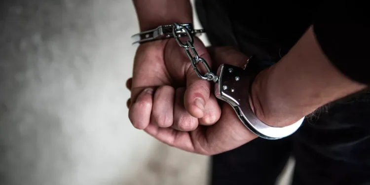 Түркістан: екі полиция қызметкері есірткі сатқан күдікпен ұсталды