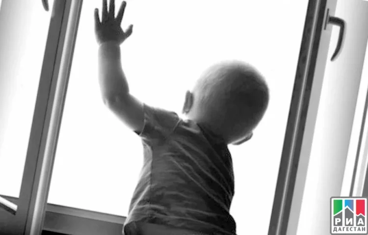 В Павлодаре завершено расследование дела матери, выбросившей детей из окна