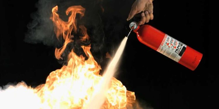 Трагедия в Павлодарской области: шесть человек погибли при пожаре