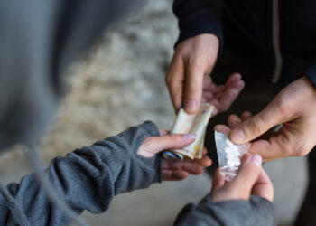 В Казахстане за «закладки» с начала года задержали 10 школьников