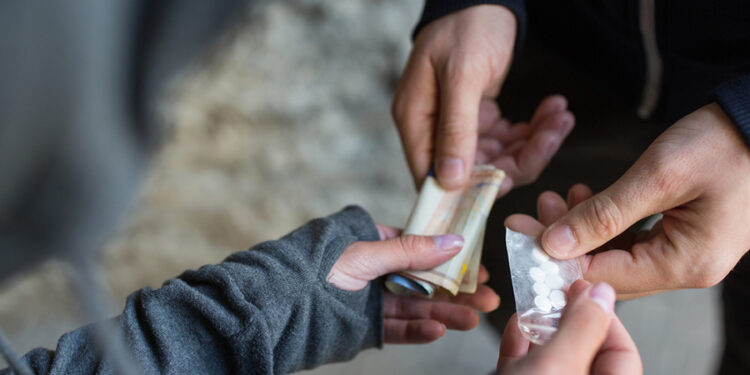 В Казахстане за «закладки» с начала года задержали 10 школьников