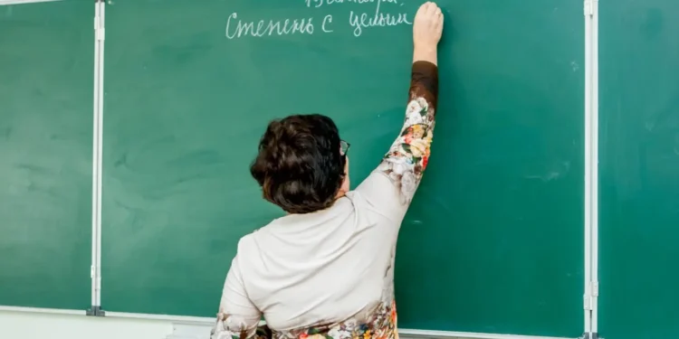 ИИ разгрузит казахстанских учителей от рутинных задач – Токаев