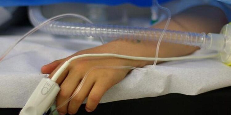 Трагедия в Алматы: мать обвинила врачей в смерти ребёнка