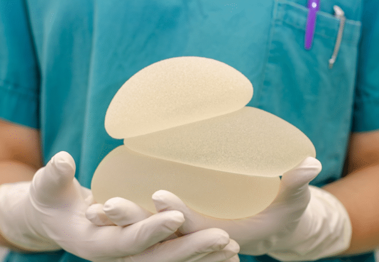 Ким Чен Ын объявил войну силиконовой груди: в КНДР за пластические операции грозит тюрьма