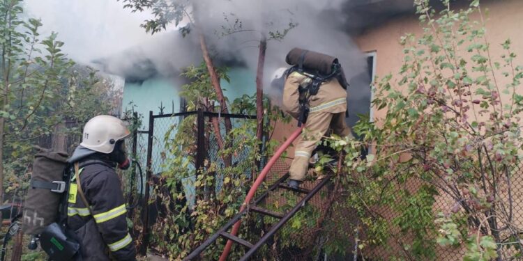 Трагедия в Алматинской области: мать и ребёнок погибли при пожаре в селе Кенена Азербаева