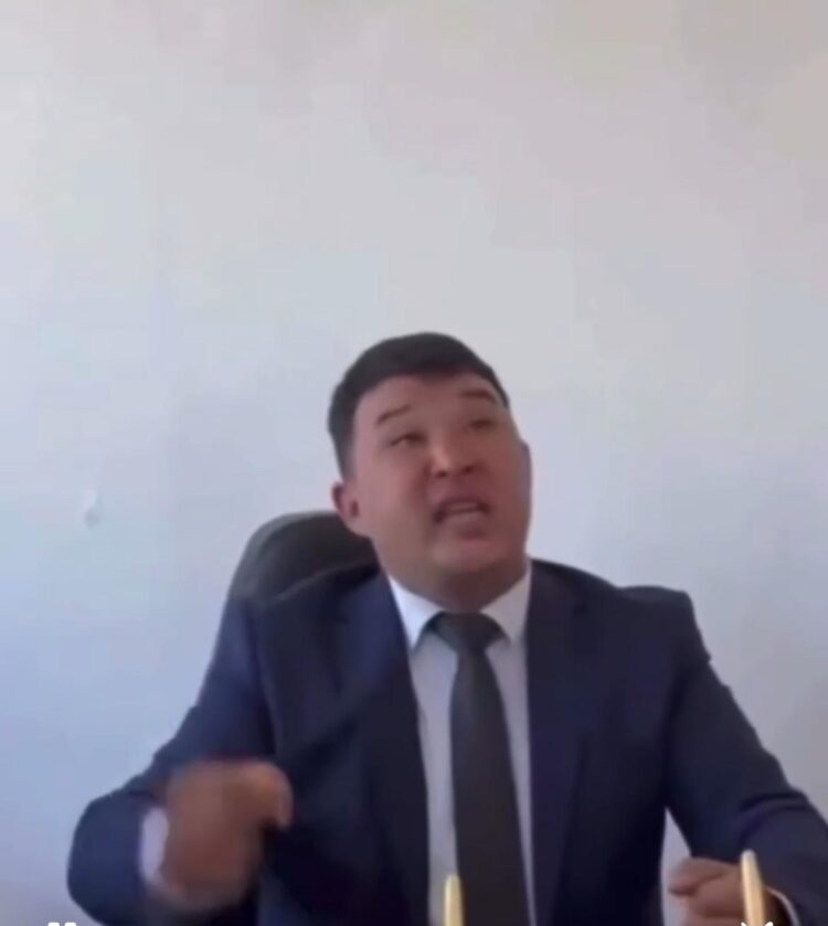 Аким Зайсанского района оскорбил жителей — начато разбирательство