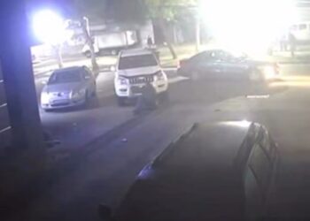 В Алматы водитель намеренно сбил соседа во дворе