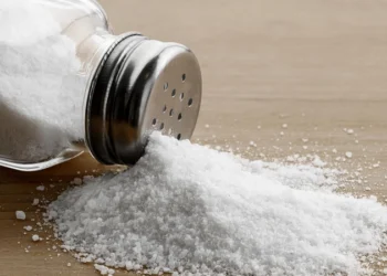 Поставки соли в ЗКО сорваны после остановки отгрузок из России и нехватки вагонов