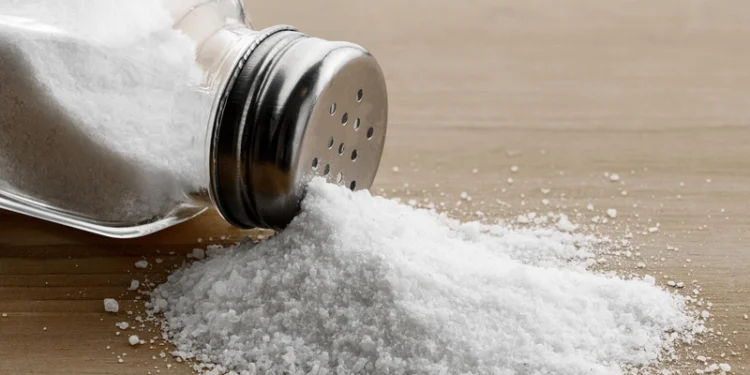 Поставки соли в ЗКО сорваны после остановки отгрузок из России и нехватки вагонов