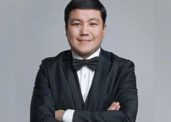 Тұрсынбек Қабатов дауы: әзілкеш бұрынғы жұбайының мәлімдемесіне жауап берді