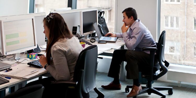 Еңбек кодексіне өзгерістер: азаматтық-құқықтық келісімдердің шектеуі