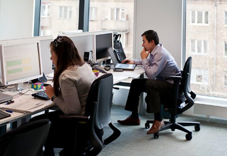 Еңбек кодексіне өзгерістер: азаматтық-құқықтық келісімдердің шектеуі