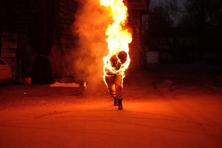 Маңғыстауда ер адам полиция бекетінің алдында өзін өртемек болды