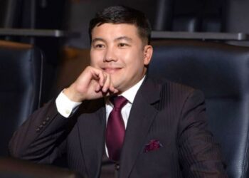 Скандал вокруг Турсынбека Кабатова: шоумен ответил на заявления бывшей жены