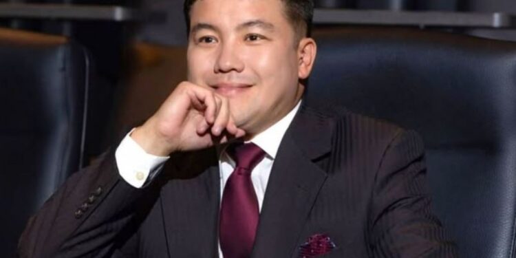 Скандал вокруг Турсынбека Кабатова: шоумен ответил на заявления бывшей жены